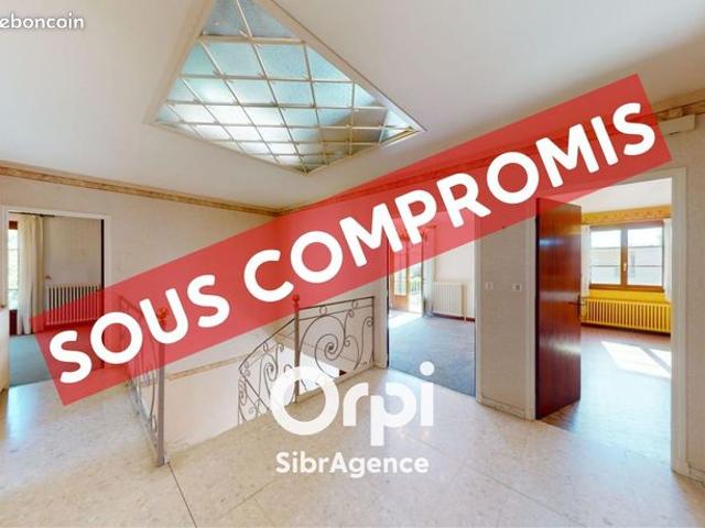Villa 7 pièces 222 m²