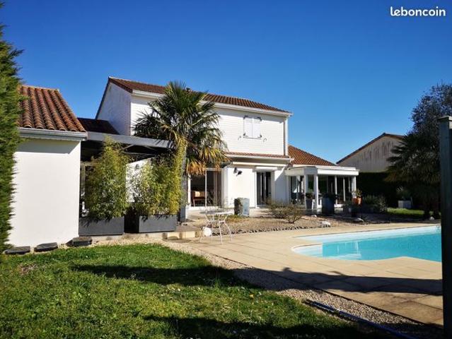 Villa 7 pièces 224 m²
