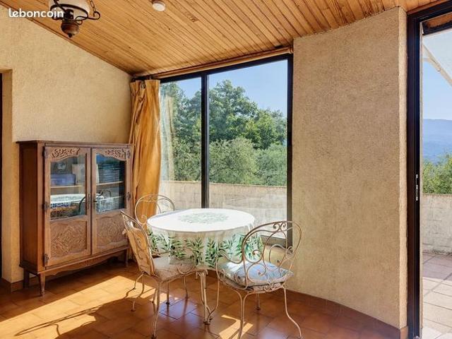 Villa 7 pièces 224 m²