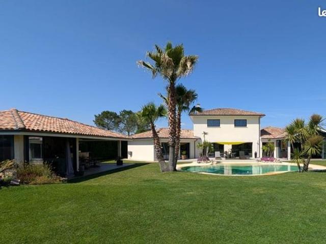 Villa 7 pièces 225 m²