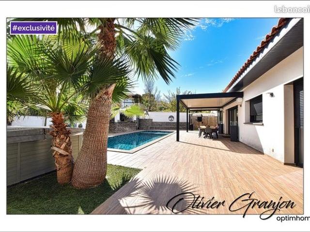 Villa 7 pièces 226 m²