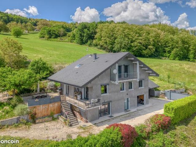 Villa 7 pièces 226 m²