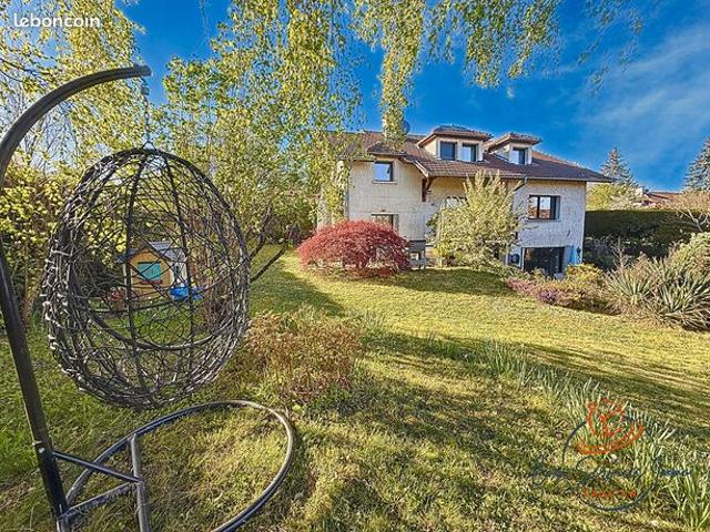 Villa 7 pièces 226 m²