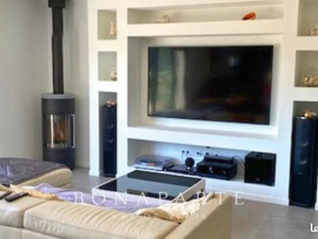 Villa 7 pièces 226 m²
