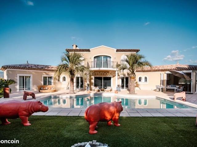 Villa 7 pièces 226 m²