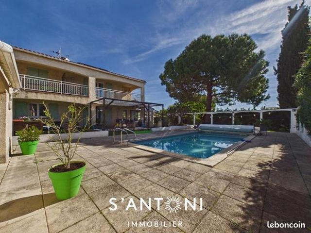 Villa 7 pièces 228 m²