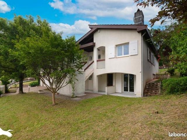 Villa 7 pièces 228 m²