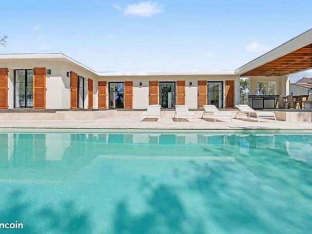 Villa 7 pièces 229 m²