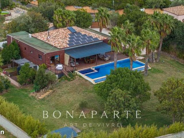 Villa 7 pièces 230 m²