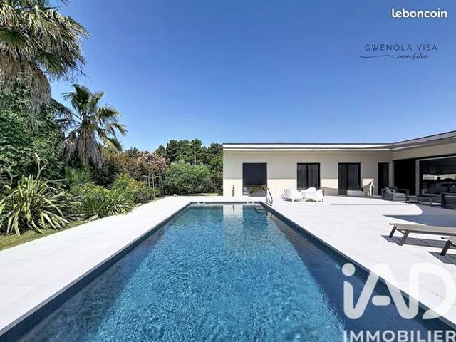 Villa 7 pièces 230 m²