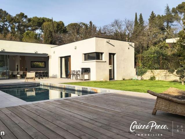 Villa 7 pièces 230 m²
