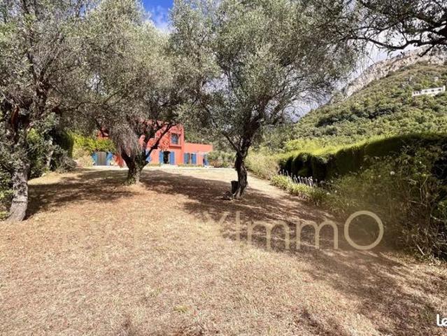 Villa 7 pièces 230 m²