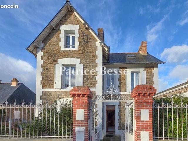 Villa 7 pièces 230 m²