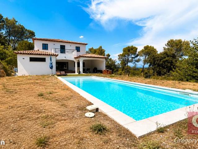 Villa 7 pièces 231 m²