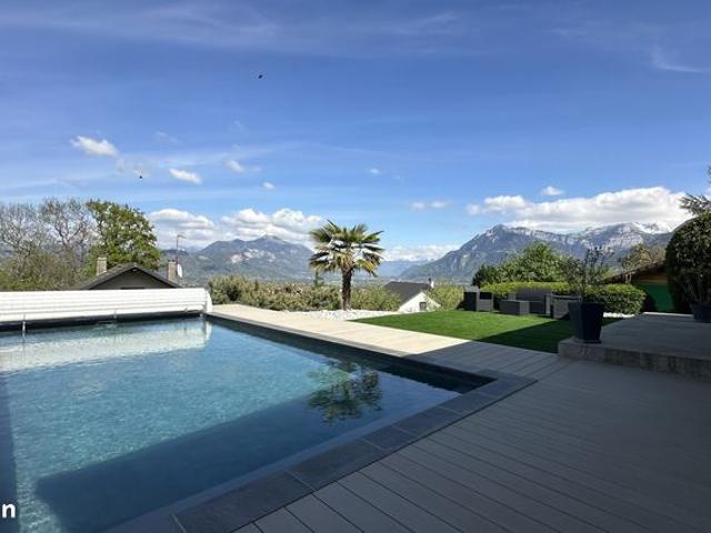 Villa 7 pièces 231 m²