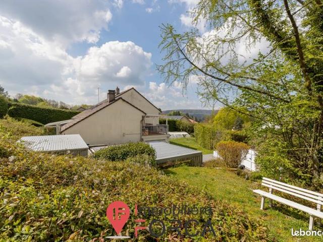 Villa 7 pièces 233 m²