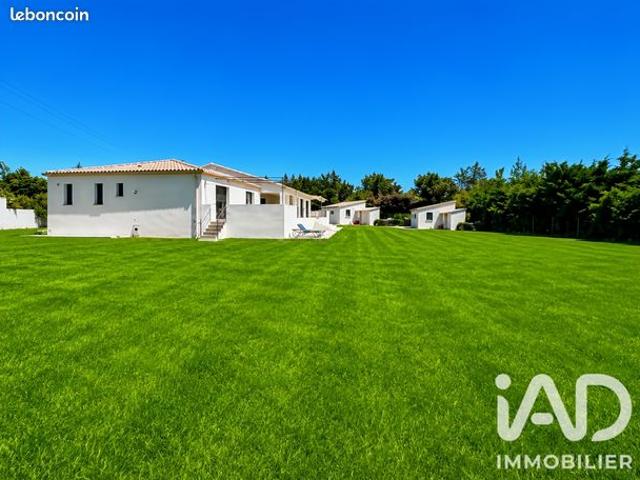 Villa 7 pièces 234 m²