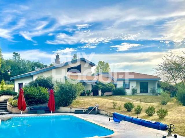 Villa 7 pièces 235 m²