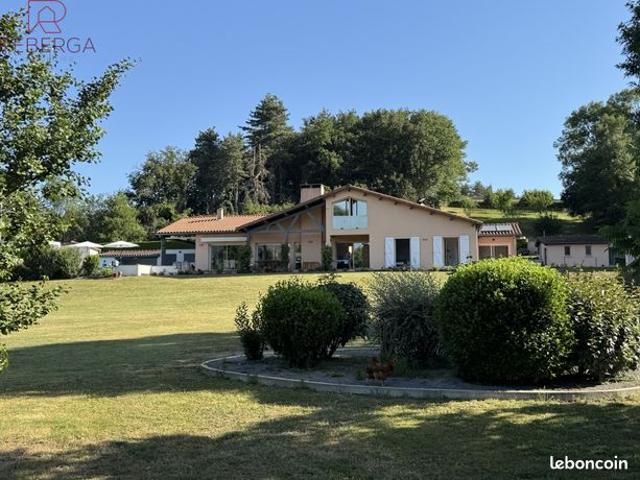 Villa 7 pièces 235 m²