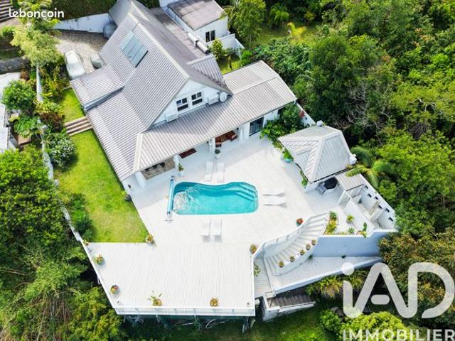 Villa 7 pièces 235 m²