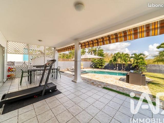 Villa 7 pièces 235 m²