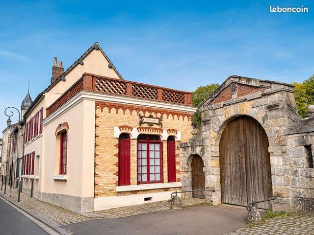 Villa 7 pièces 236 m²