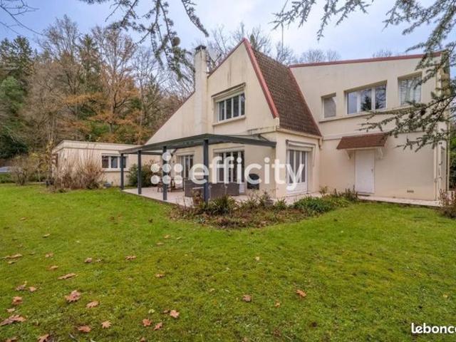 Villa 7 pièces 236 m²