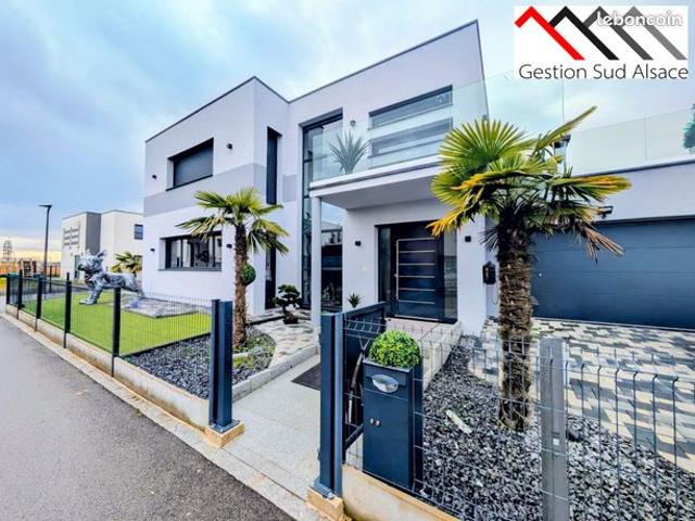 Villa 7 pièces 236 m²