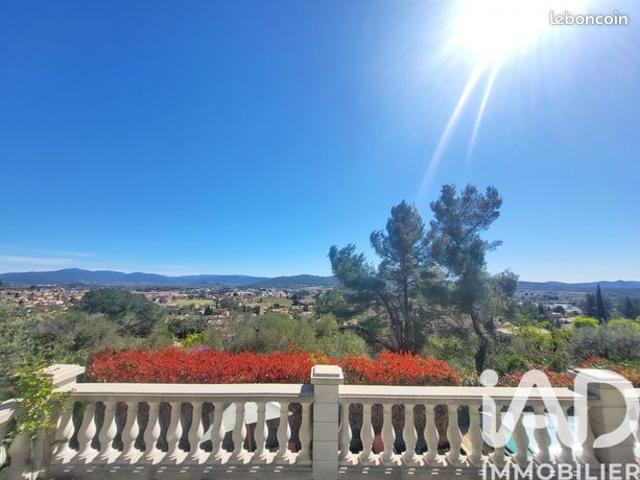Villa 7 pièces 237 m²