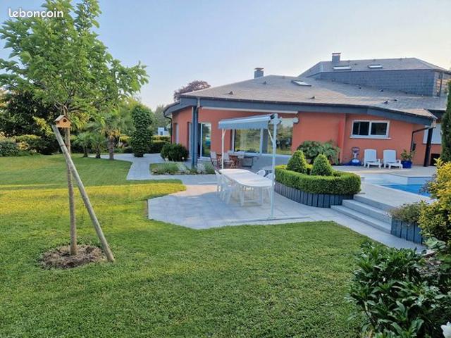 Villa 7 pièces 237 m²