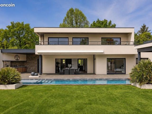 Villa 7 pièces 237 m²