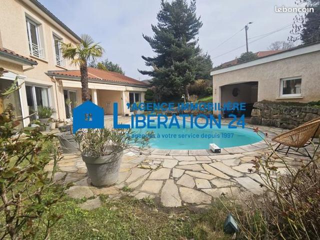Villa 7 pièces 238 m²