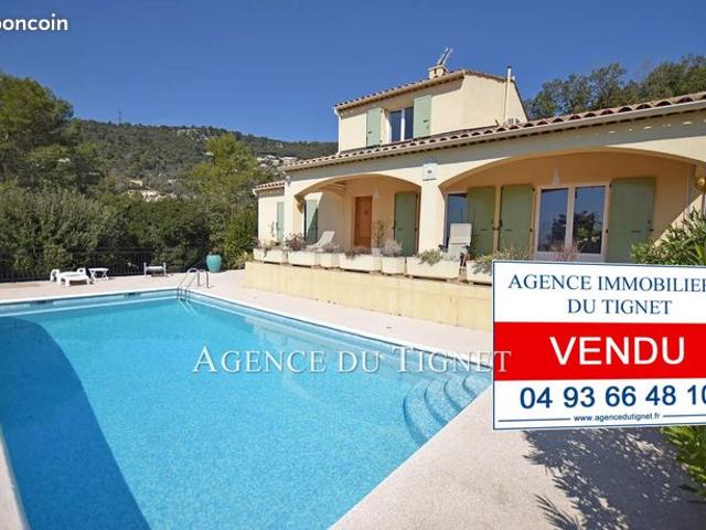 Villa 7 pièces 238 m²