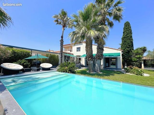 Villa 7 pièces 240 m²