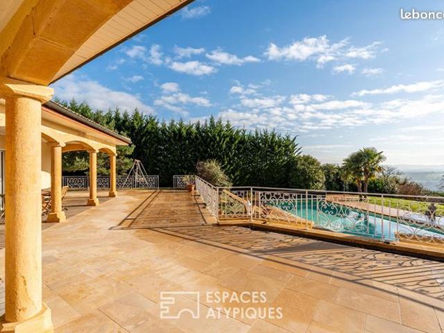 Villa 7 pièces 240 m²