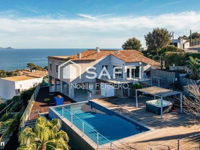 Villa 7 pièces 240 m²
