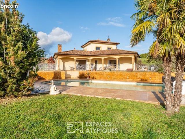Villa 7 pièces 240 m²