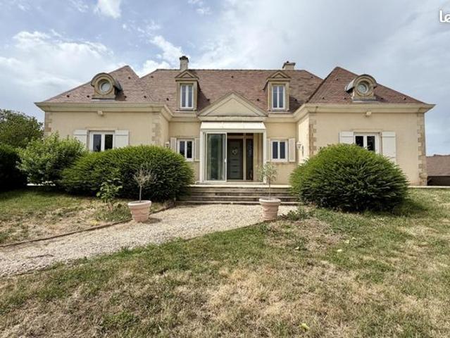Villa 7 pièces 240 m²