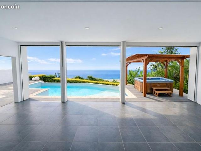 Villa 7 pièces 240 m²
