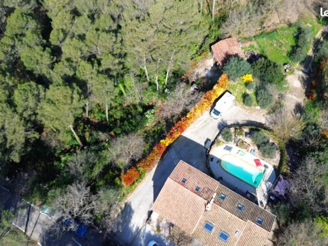 Villa 7 pièces 243 m²