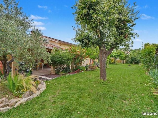 Villa 7 pièces 245 m²