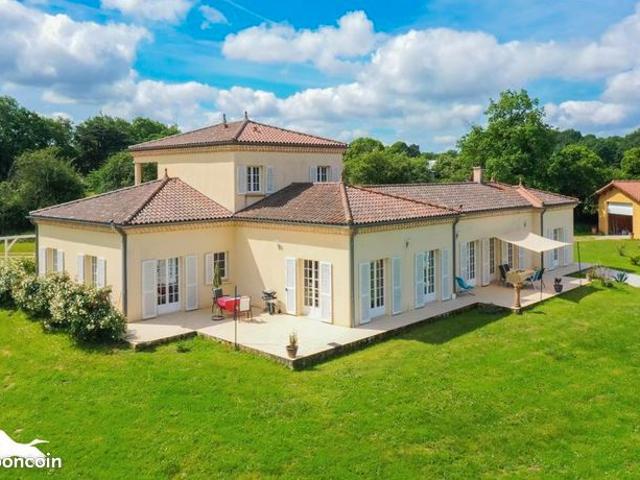Villa 7 pièces 245 m²