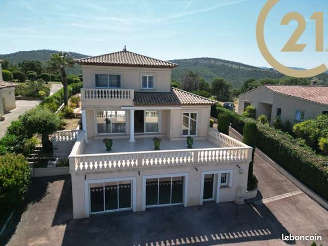 Villa 7 pièces 245 m²