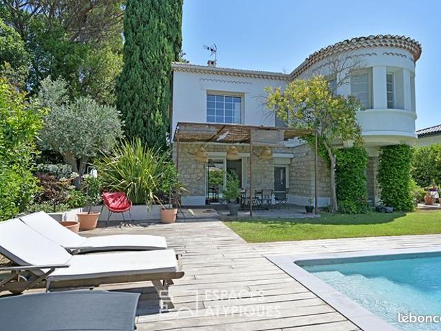 Villa 7 pièces 245 m²