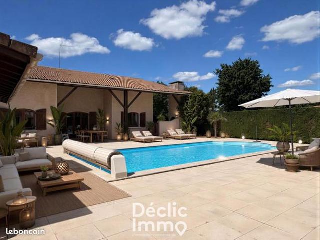 Villa 7 pièces 246 m²