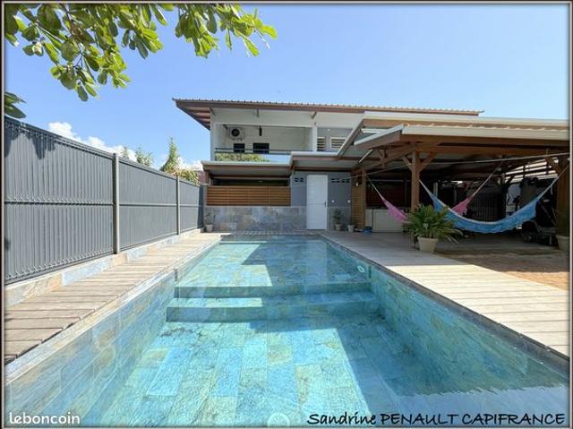 Villa 7 pièces 246 m²