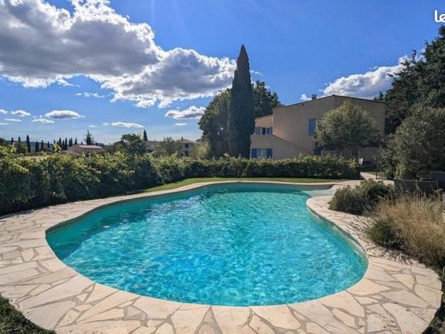 Villa 7 pièces 249 m²
