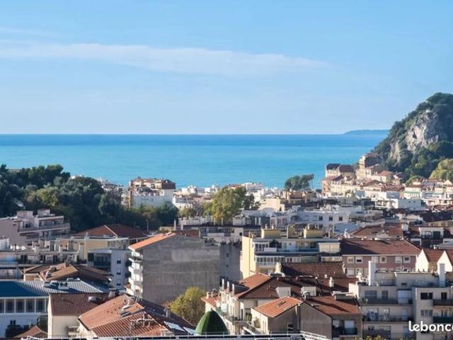 Villa 7 pièces 250 m²