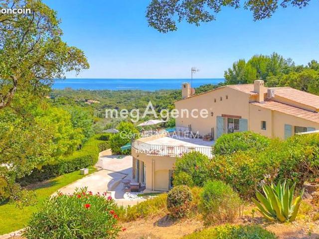 Villa 7 pièces 250 m²