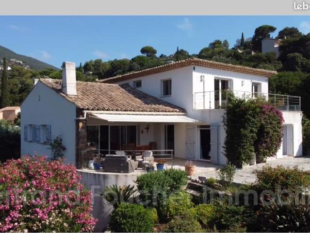 Villa 7 pièces 250 m²